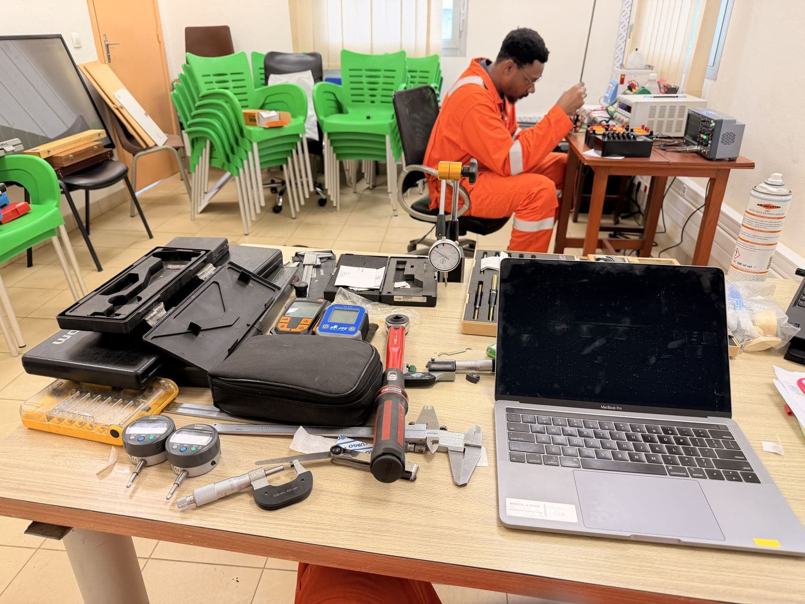 Dimensional metrology bench