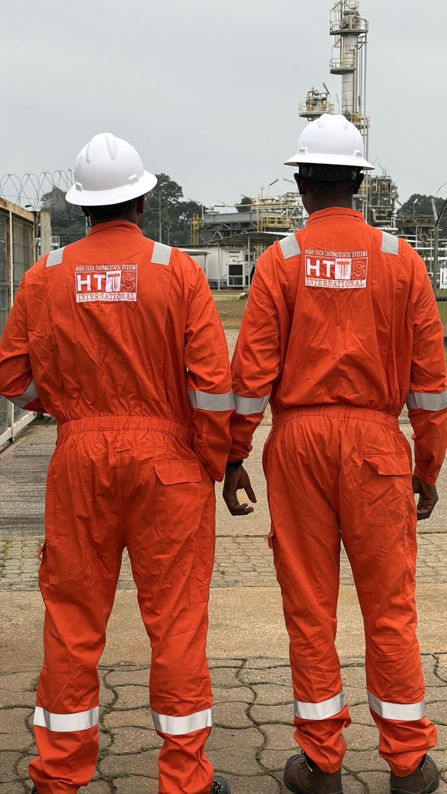 HTTS technicians on a gas site
